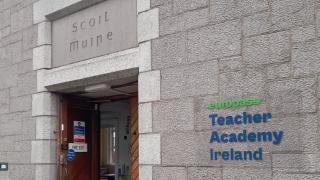 Dublinin Teacher Academyn ovi 