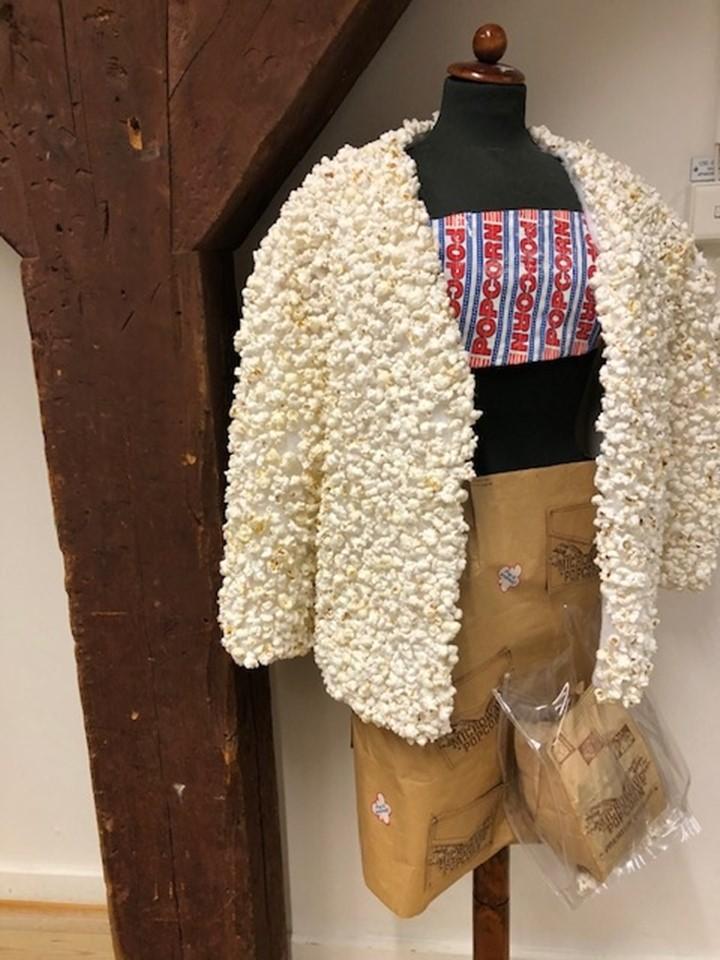 Popcornista valmistettu jakku. 